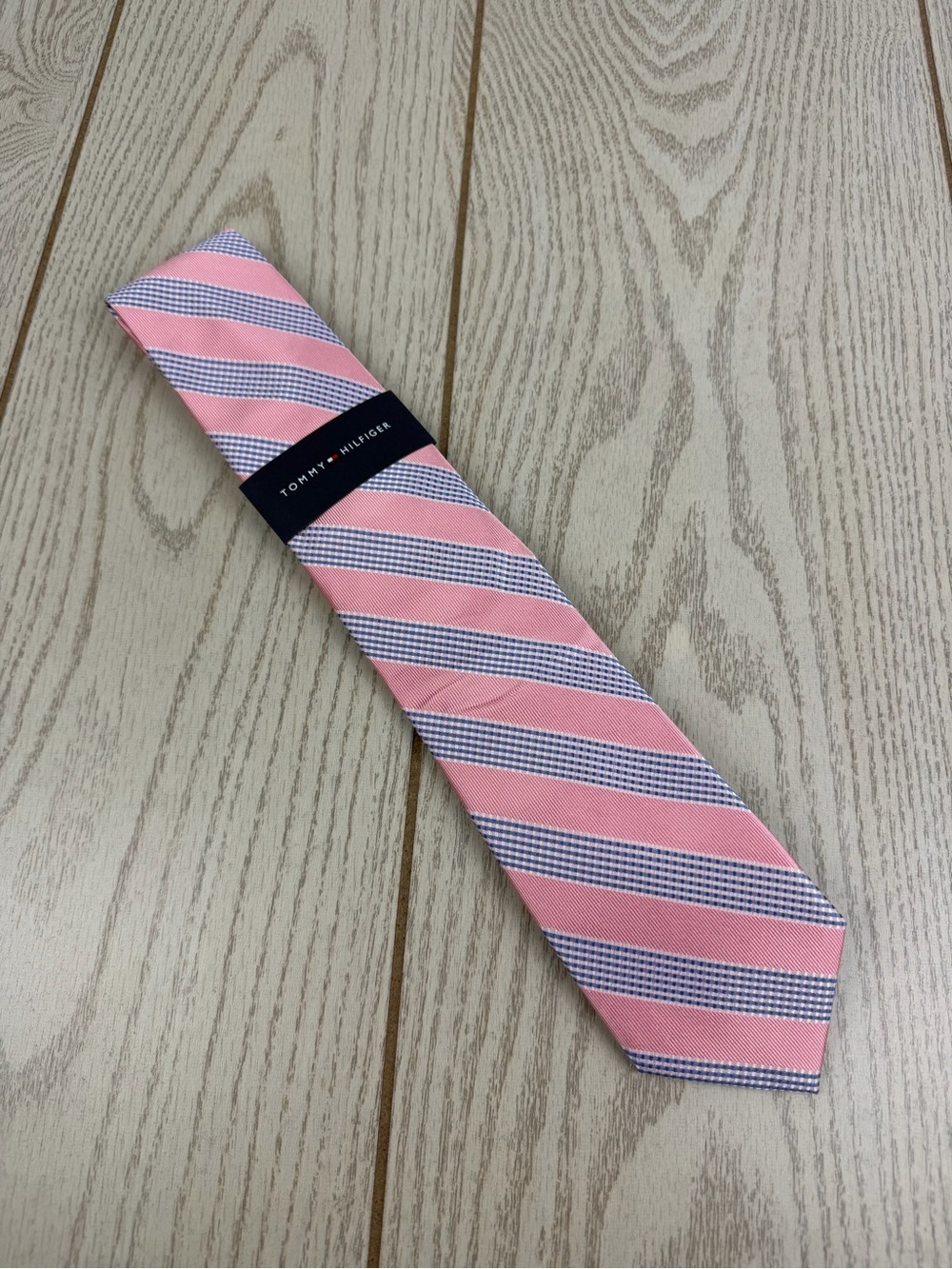 909 Tommy Hilfiger Tie Pink Blue Stripes 650 TL21100120 Silk Poly Blend $69.50